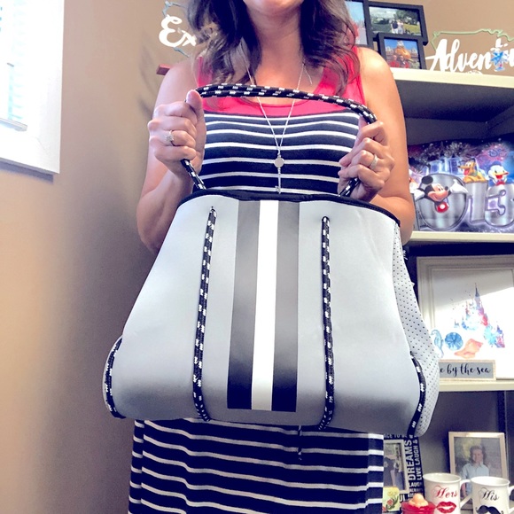 SOLD Ⓜ️ NWT Neoprene Purse & Pouch - Picture 11 of 15